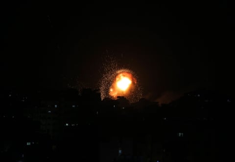 Emprende Israel ataques contra Gaza