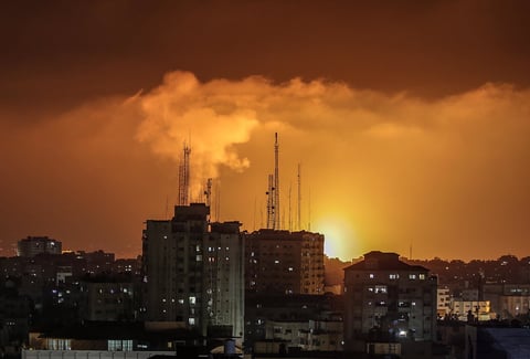 Emprende Israel ataques contra Gaza