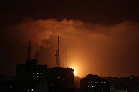 Emprende Israel ataques contra Gaza