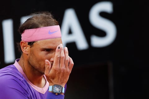 El de Manacor perdió dos veces el saque al comienzo del primer set, pero devolvió las roturas de forma inmediata y, tras no lograr aprovechar seis bolas de parcial, logró cerrar 7-5.