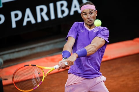 Rafa, que en las últimas cuatro primeras rondas en Roma apenas había perdido cuatro juegos en total, volvió a entregar el saque en el tercer juego del segundo set, pero no perdió la tranquilidad, jugó su tenis y construyó su remontada.