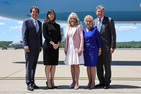 Jill Biden y Jennifer Garner promueven vacunación antiCOVID en adolescentes