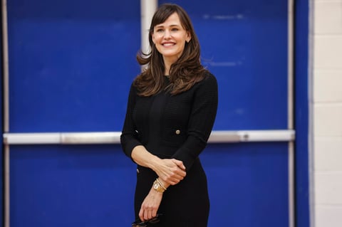 Jill Biden y Jennifer Garner promueven vacunación antiCOVID en adolescentes