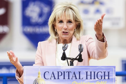 Jill Biden y Jennifer Garner promueven vacunación antiCOVID en adolescentes