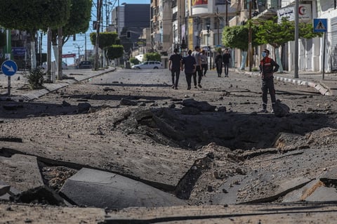Israel inicia bombardeos desde tierra y aire en Franja de Gaza