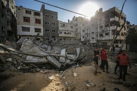 Israel inicia bombardeos desde tierra y aire en Franja de Gaza