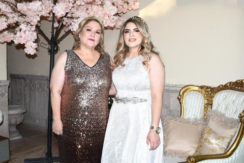 15052021 Elizabeth Alonso con su hija.