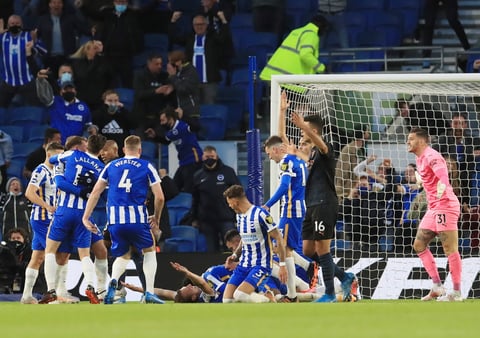 Brighton remonta ante el Manchester City en la Premier League