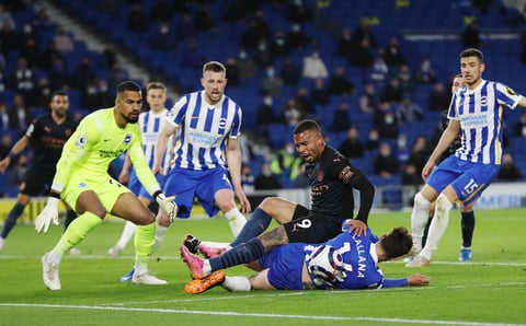 Brighton remonta ante el Manchester City en la Premier League