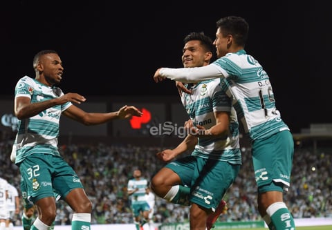 Santos Laguna golea al Puebla y pone un pie en la final del Guardianes 2021