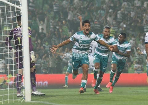 Santos Laguna golea al Puebla y pone un pie en la final del Guardianes 2021