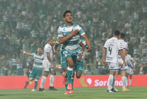 Santos Laguna golea al Puebla y pone un pie en la final del Guardianes 2021