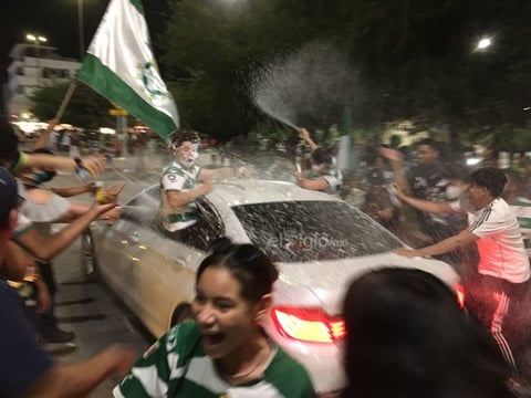 'Santosmanía' regresa a La Laguna para celebrar ventaja ante Puebla