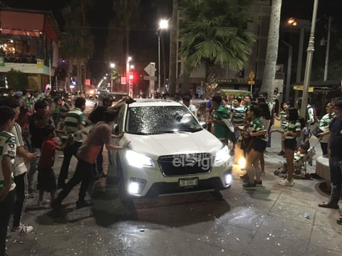 'Santosmanía' regresa a La Laguna para celebrar ventaja ante Puebla