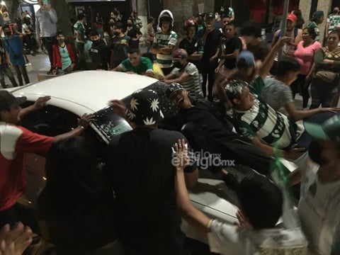 'Santosmanía' regresa a La Laguna para celebrar ventaja ante Puebla