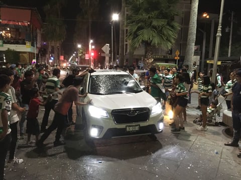 'Santosmanía' regresa a La Laguna para celebrar ventaja ante Puebla