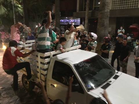 'Santosmanía' regresa a La Laguna para celebrar ventaja ante Puebla