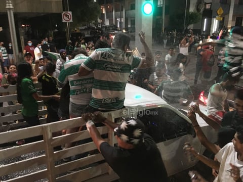 'Santosmanía' regresa a La Laguna para celebrar ventaja ante Puebla