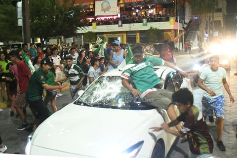 'Santosmanía' regresa a La Laguna para celebrar ventaja ante Puebla