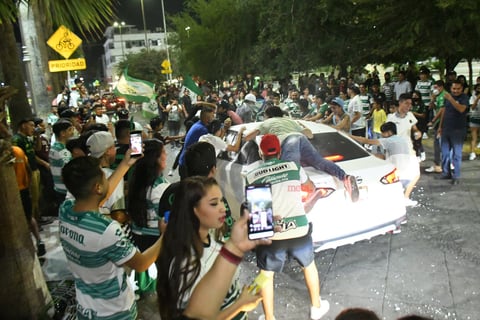 'Santosmanía' regresa a La Laguna para celebrar ventaja ante Puebla
