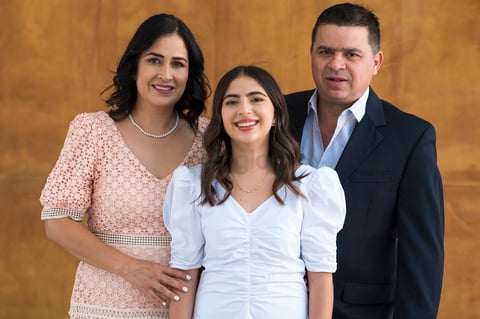 Samantha Nahle Zarzar, Anuar Zarzar y Bárbara Luévanos.