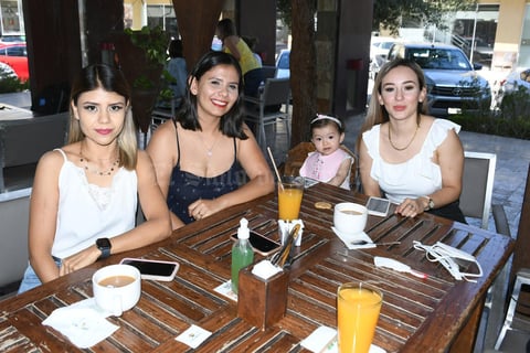 21052021 Daniela Diosdado, Carmen Rocha y Nelly Martínez.