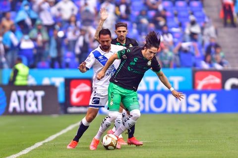 Santos Laguna no permite milagros del Puebla y avanza a la final