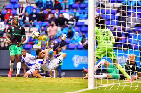 Santos Laguna no permite milagros del Puebla y avanza a la final