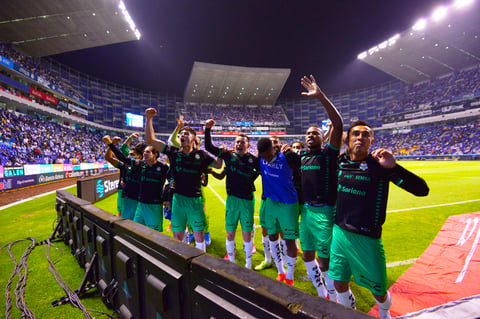 Santos Laguna no permite milagros del Puebla y avanza a la final