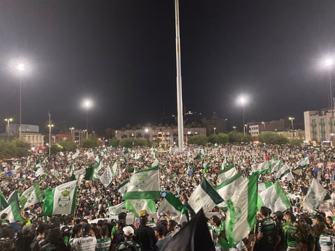 Laguneros festejan pase de Santos Laguna a la final del Guardianes 2021