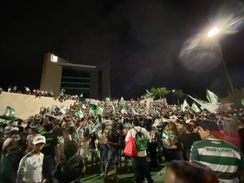 Laguneros festejan pase de Santos Laguna a la final del Guardianes 2021
