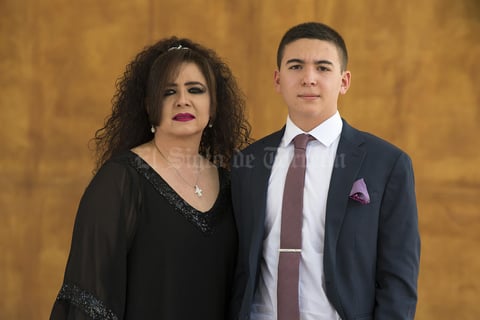 24052021 Mauricio de la Garza con su madrina Elisa de la Garza.