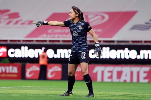 Duelo Chivas vs Tigres Femenil en Final de ida