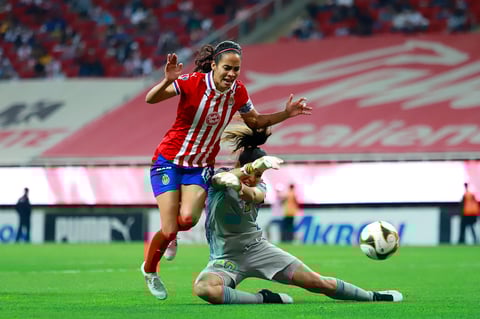 Duelo Chivas vs Tigres Femenil en Final de ida
