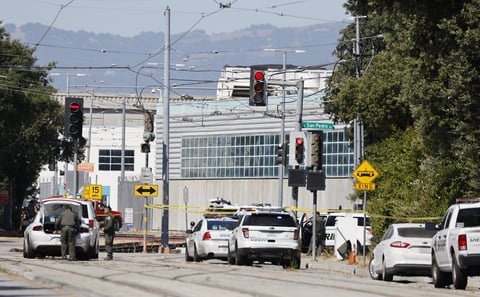 Luto y alerta por tiroteo en el centro de San José en California