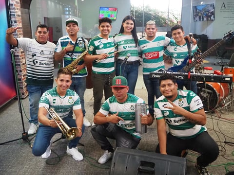 Grupo lagunero 'Los Hermanos Ríos' le canta a 'El Mudo' Aguirre