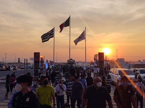 Afición de Santos Laguna vive ambiente de triunfo