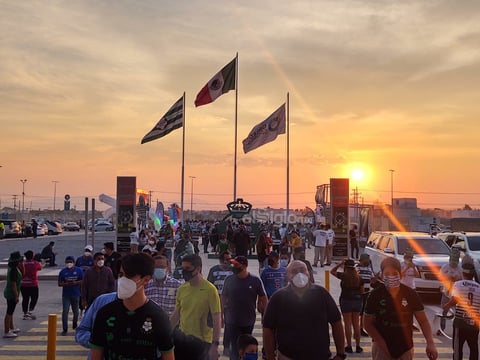 Afición de Santos Laguna vive ambiente de triunfo