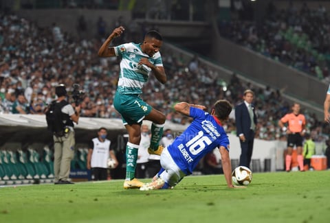 Santos Laguna cae ante Cruz Azul en la ida de la final del Guardianes 2021