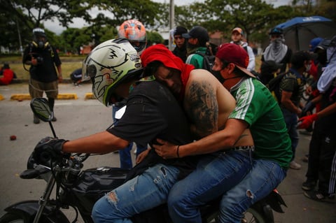 Ordena presidente de Colombia despliegue militar 'máximo' tras protestas en Cali