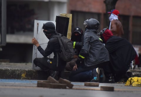 Ordena presidente de Colombia despliegue militar 'máximo' tras protestas en Cali