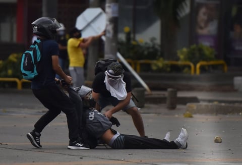 Ordena presidente de Colombia despliegue militar 'máximo' tras protestas en Cali