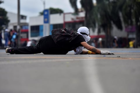 Ordena presidente de Colombia despliegue militar 'máximo' tras protestas en Cali