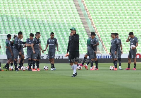 El club verdiblanco mantuvo abiertas las taquillas para aquellas personas que buscaran adquirir su plástico para el Apertura 2021 y así pudieran festejar con los jugadores en caso de proclamarse monarcas de la Liga MX.
