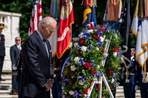 Biden siguió con una defensa de la democracia y de sus instituciones. En ese sentido, hizo un alegado a favor del derecho al voto y a una prensa libre 'fundada en hechos y no en propaganda'.
