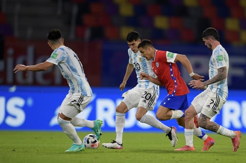 Empata Chile a Argentina en eliminatorias para Mundial de Qatar 2022