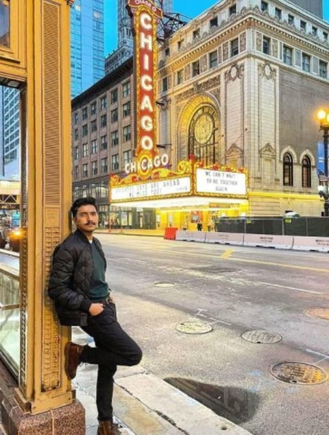 04062021 Edgar Z. en  la ciudad de Chicago.