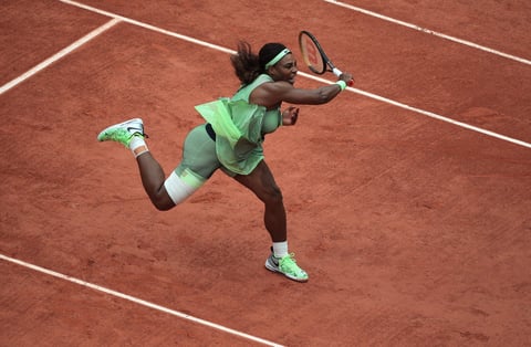 Serena Williams avanza a octavos de final del Roland Garros