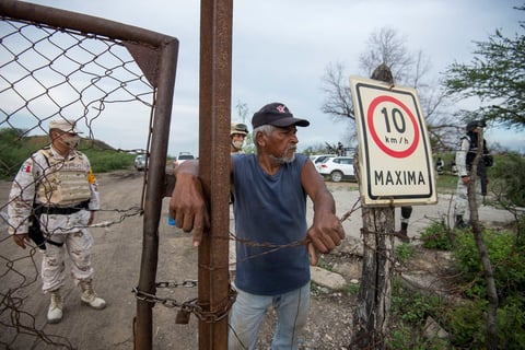 La tragedia impacta a los habitantes de toda la Cuenca Carbonífera, aunque puedo ser de mayor magnitud pues 10 trabajadores más lograron salir presurosos antes de que el agua inundara el yacimiento de carbón.