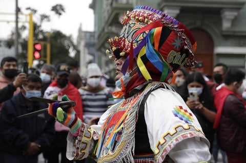 Se aproxima Pedro Castillo al triunfo en Perú